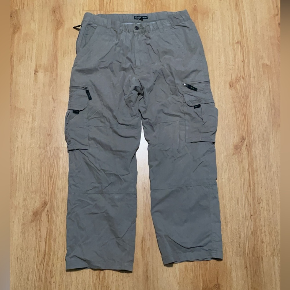 baggy BC clothing cargo pants (light green/khaki) size XL (30’’)